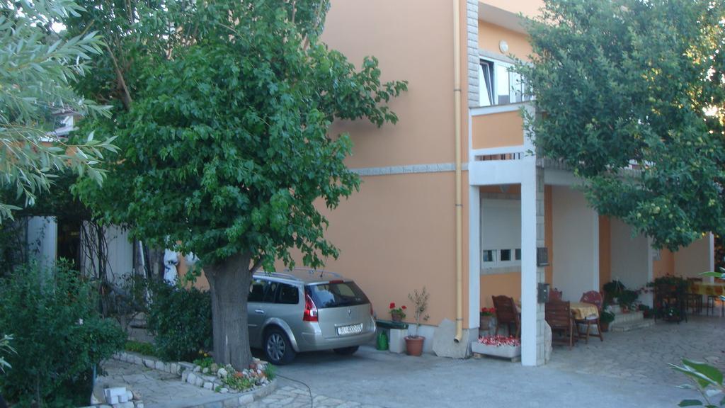 Apartments Valentino Supetarska Draga Exterior foto