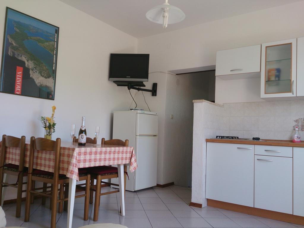 Apartments Valentino Supetarska Draga Quarto foto